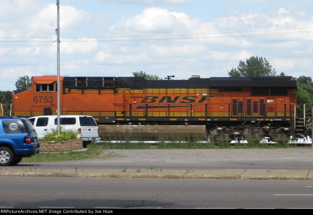 BNSF 6753